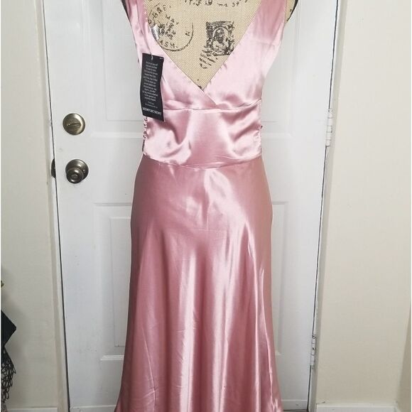 Newport News | NWT Hollywood Glam Silky Dress - Picture 6 of 6